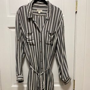 Ava & Viv - Grey & white striped long sleeve midi dress - 2X